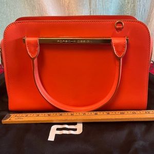 Porsche Design TwinBag Mini. Dimensions : 4.3" x 12.9" x 8.6"